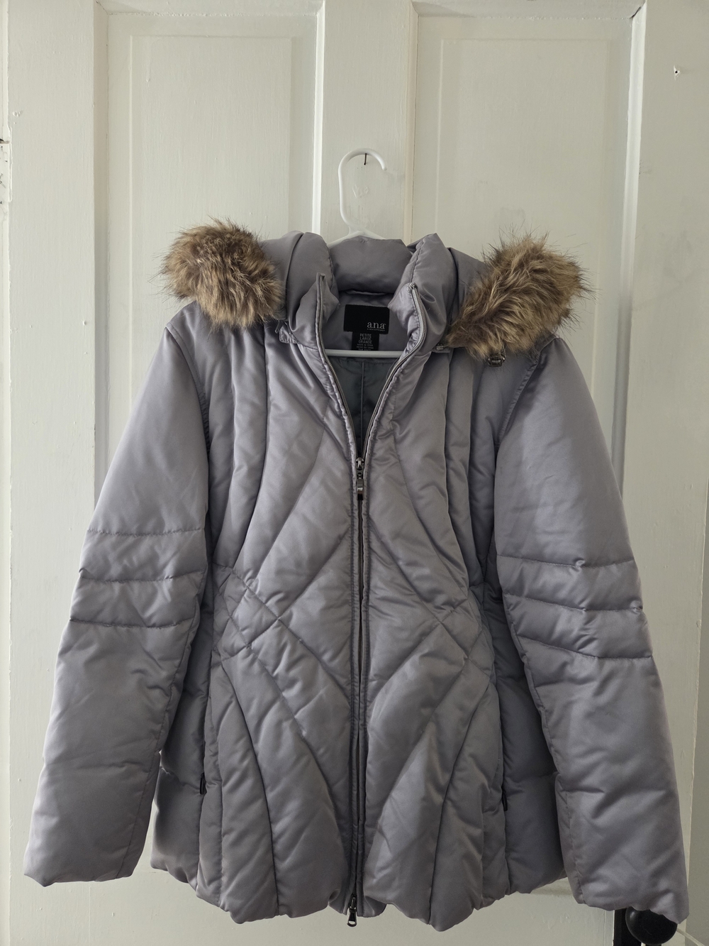 a.n.a Light Gray Quilted Puffer Jacket with Faux-Fur Trim Hood